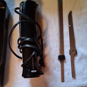Black Electric Knife with Blades
